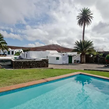 Sleeps 4 Pool Wifi *