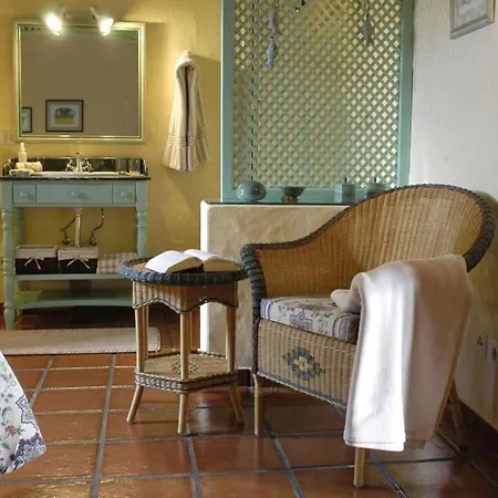 Sleeps 4 Pool Wifi Villa